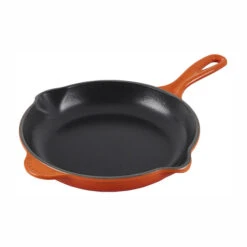 Le Creuset Traditional Skillet - 9" 14 Le Creuset Traditional Skillet - 9" -GrillGear Shop L2024 232