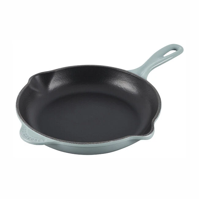Le Creuset Traditional Skillet - 9" 1 Le Creuset Traditional Skillet - 9"