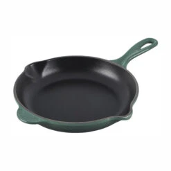 Le Creuset Traditional Skillet - 9" 15 Le Creuset Traditional Skillet - 9" -GrillGear Shop L2024 23795