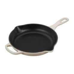 Le Creuset Signature Skillet - 9" -GrillGear Shop RS9074 LS2024 23716 LPR